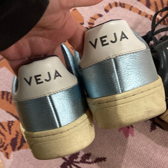 Veja 2 pairs, Black Leather & Blue Metallic Sneakers Size 8 - Picture 7 of 9